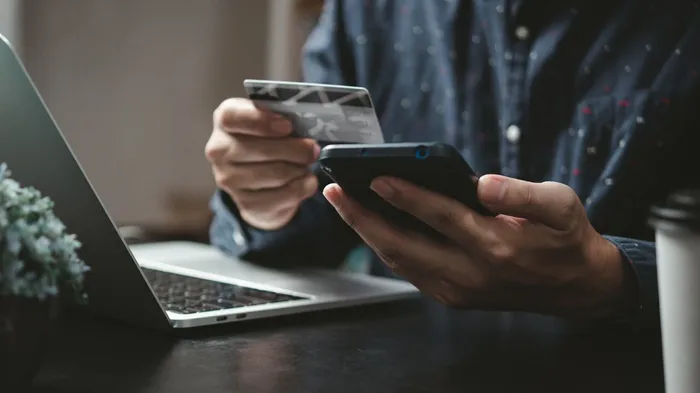 Okładka: Reklama obuwia medycznego w Meta i Google Ads
